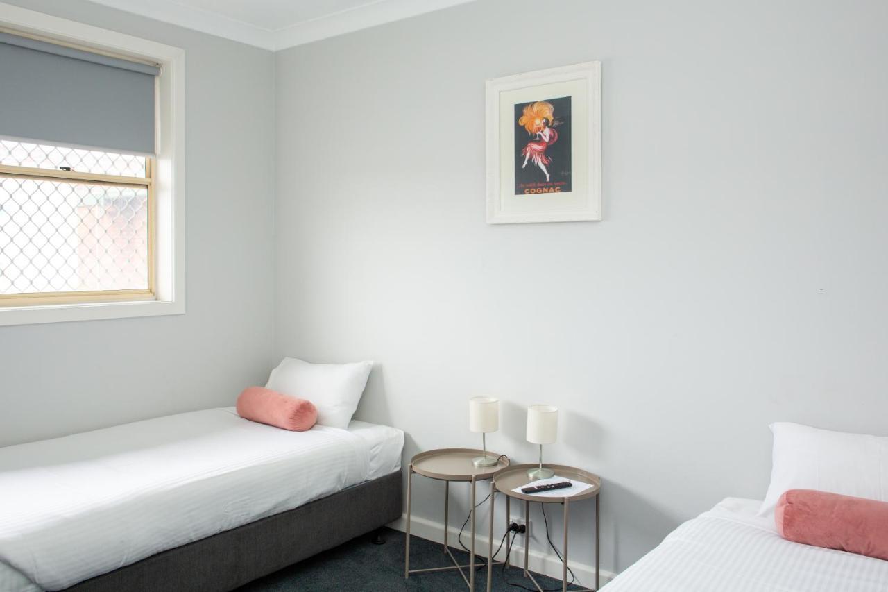 Five Island Hotel Cringila Екстер'єр фото